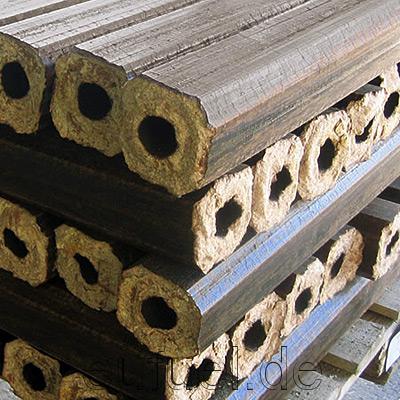 Buying wood briquettes Premium in 10 kg bag for Europe
